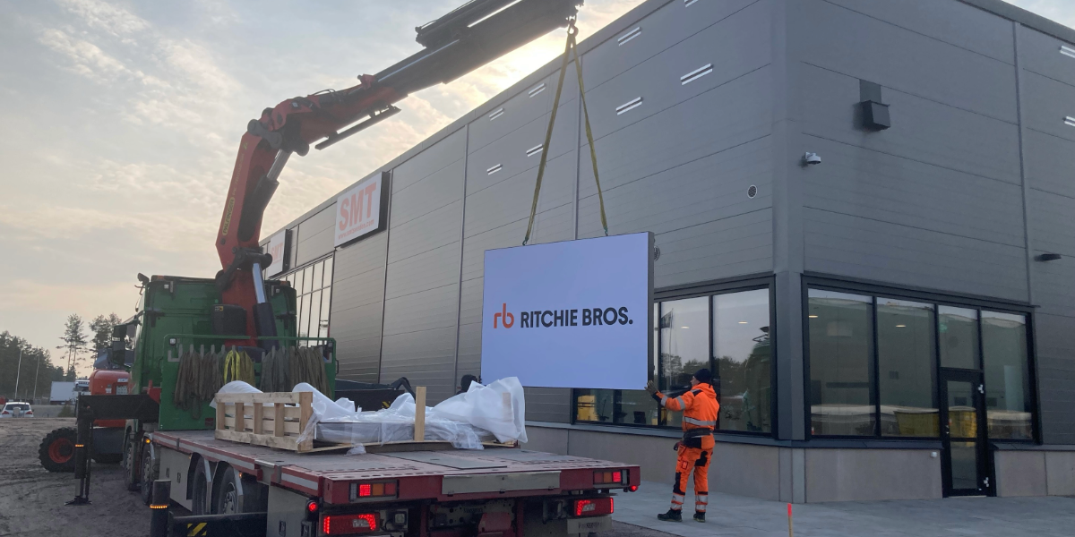 The signage is being installed at a new local storage yard in Sweden.