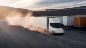 Tesla Semi truck price and differences vs. traditional diesel